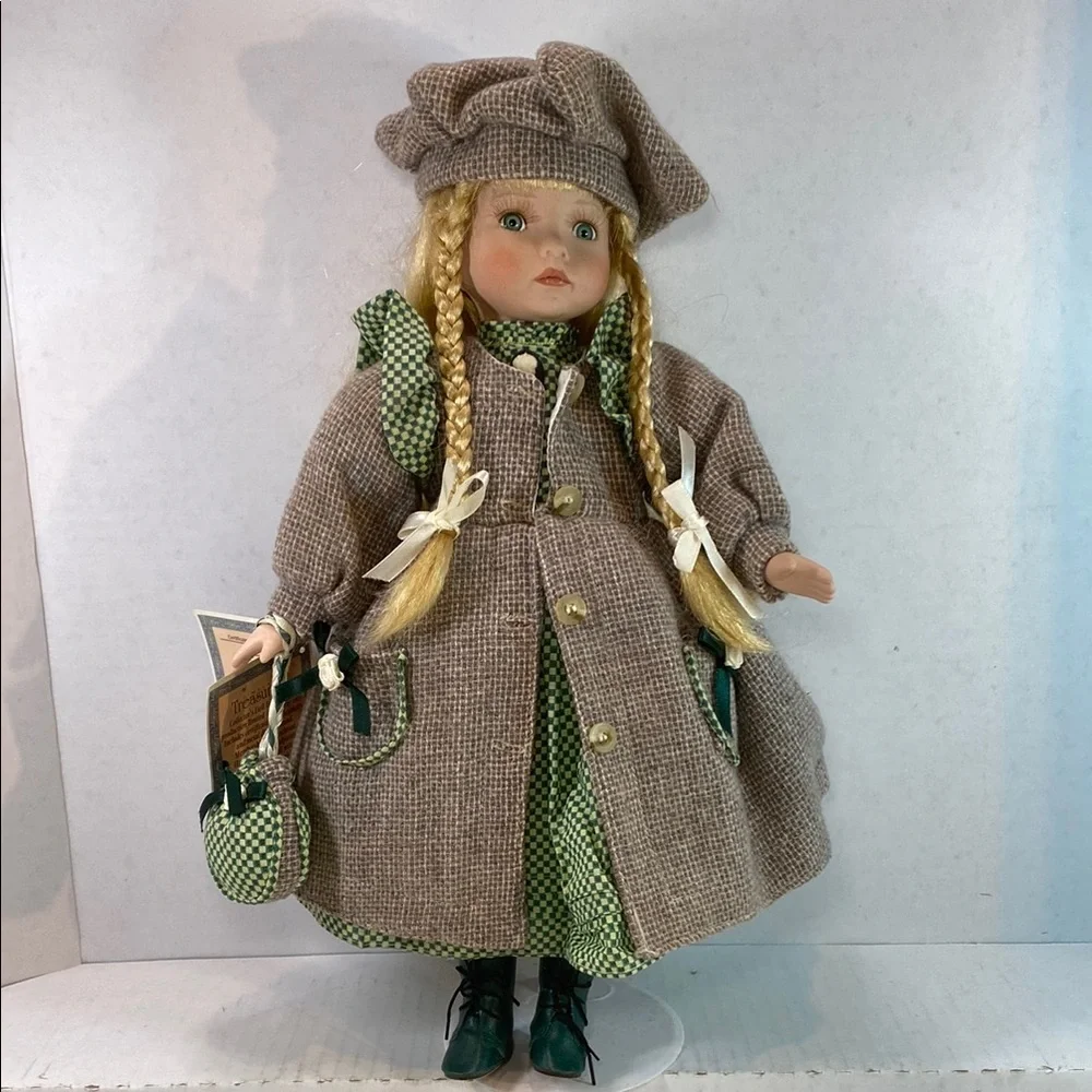 Vintage 2001 Angelina Collection‎ Green and Brown Doll with Accessory